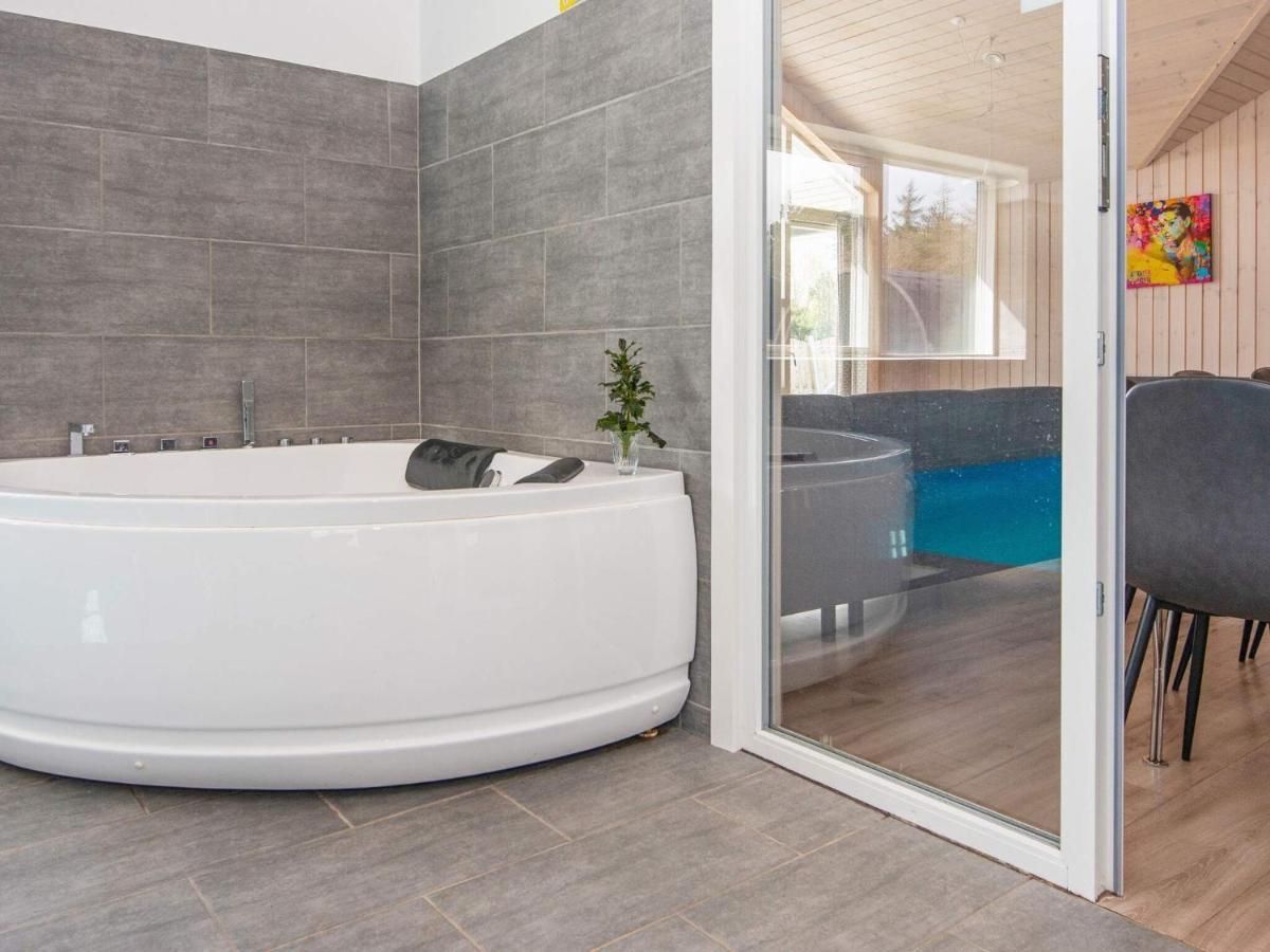 16 Person Holiday Home In R M Romo Kirkeby Bagian luar foto